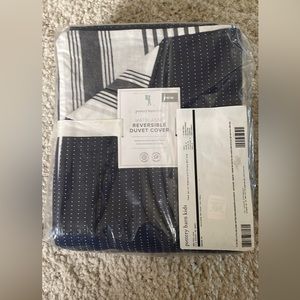Pottery Barn Reversible Duvet and Sham (Twin)
